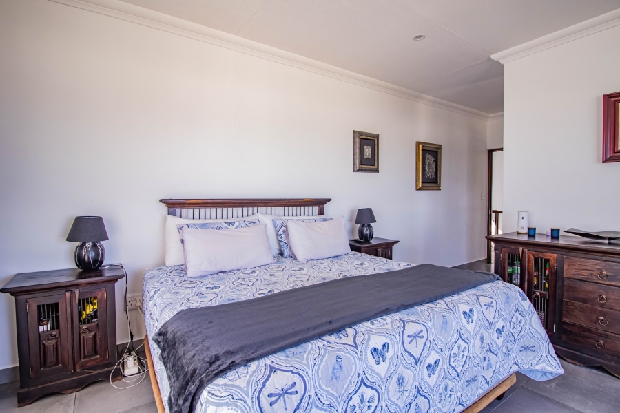 5 Bedroom Property for Sale in Yzerfontein Western Cape